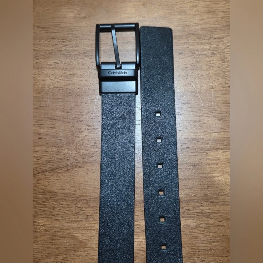 Calvin Klein Reversible Black‎ Belt – Men's Size XL (42–44) – Matte Buckle